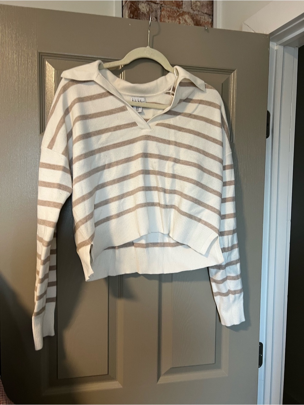 Striped Collared V-Neck Knit Sweater - Cream & Taupe